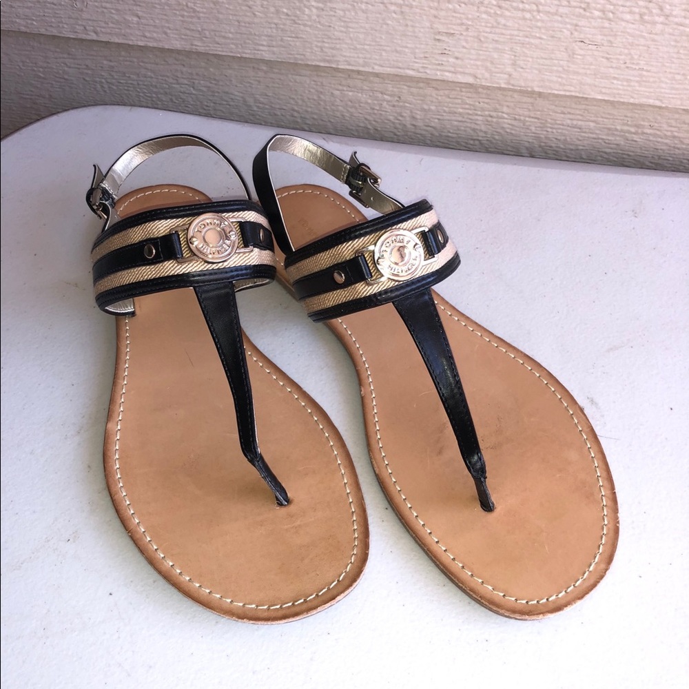 Tommy Hilfiger Women’s Twling T-Strap Sandals: 9.5